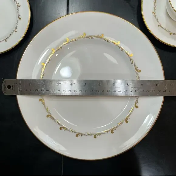 Royal Doulton Rondo H 4935 Bone China 5 Piece Place Setting Vintage Doulton & Co Dinnerware